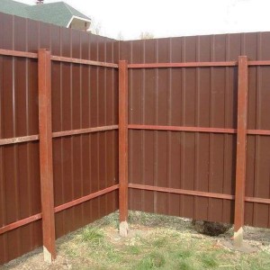 Заборы из профнастила