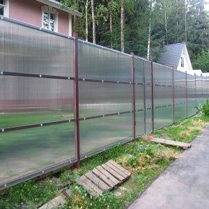 забор из поликарбоната