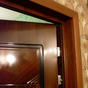 Как сделать откосы входной двери?